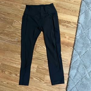 size 6, 3/4 length lulu leggings